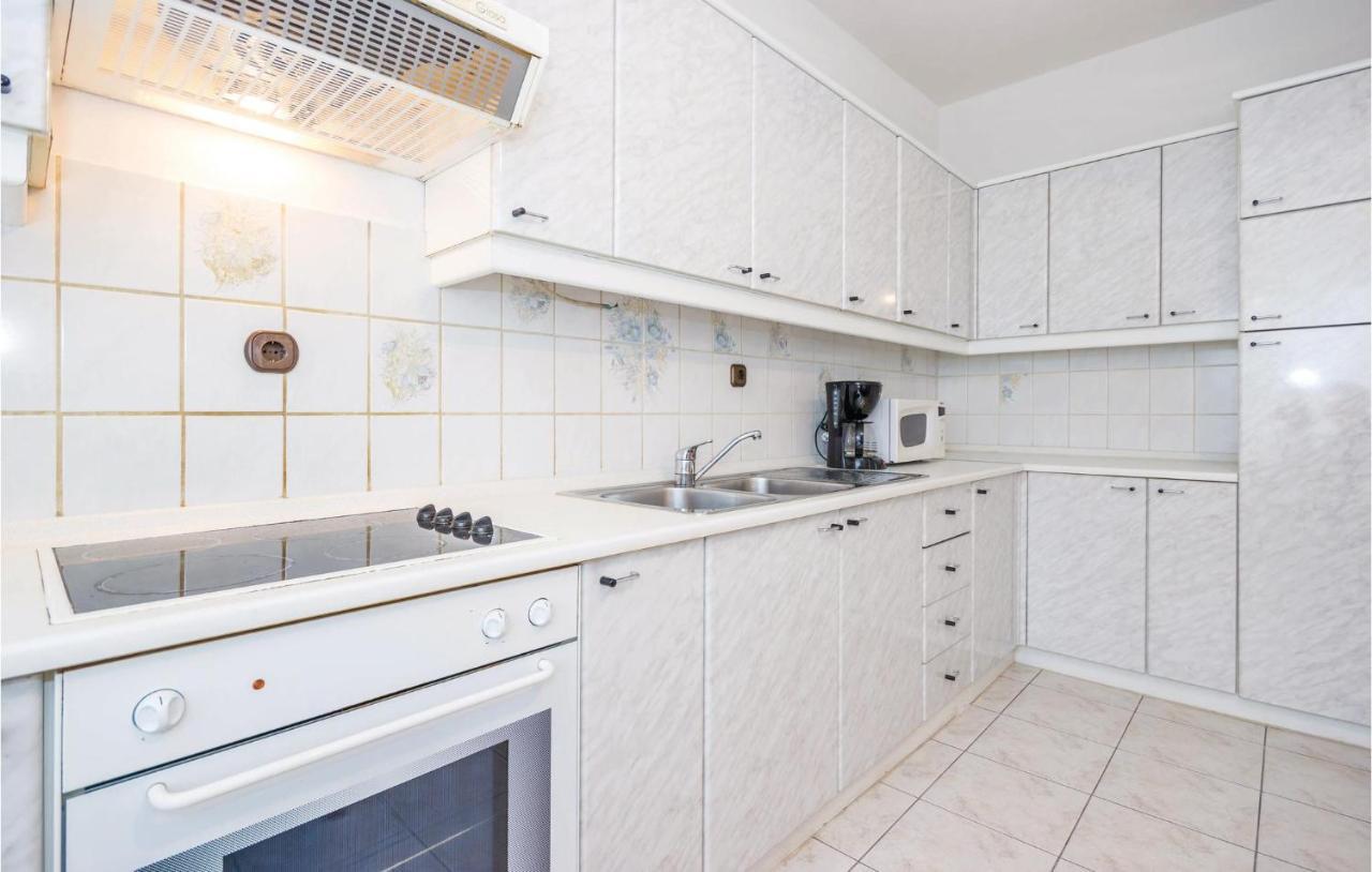 Stunning Apartment In Матульи Экстерьер фото